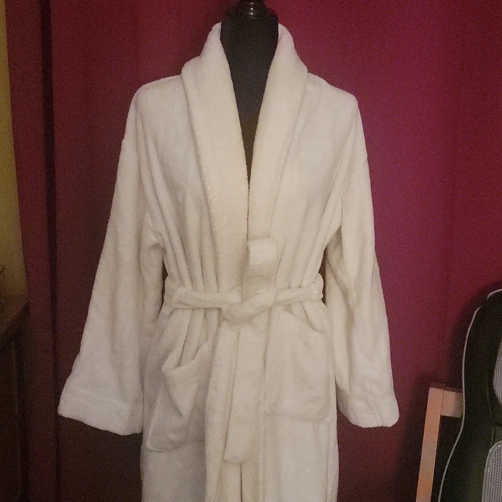 Bath Robe - Picture 1 of 6